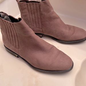 Michael Kors Brown Leather Chain Chelsea Boots Size 9M no zipper just bootie
